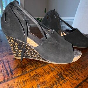 AEROSOLES Black and Tan Wedge Sandals BUNDLE